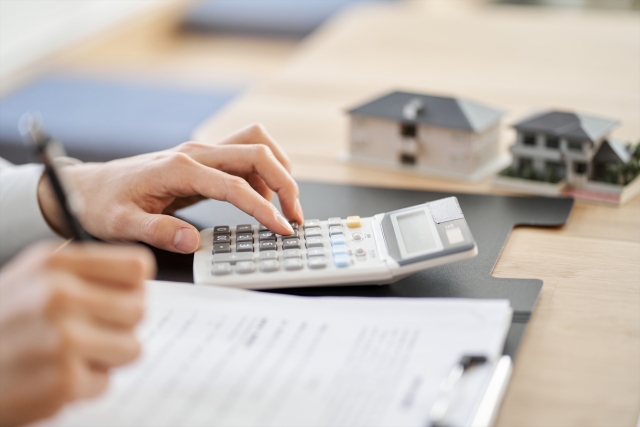 持ち家を賃貸に出したときの確定申告や税金、計算方法と申告方法を解説